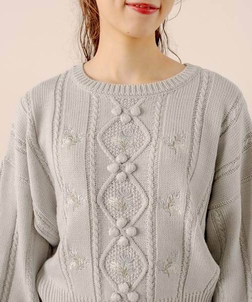 OLIVE des OLIVE（オリーブデオリーブ）の「お花刺繍ケーブルニット（ニット/セーター・レディース・ライトグレー/オフホワイト/ラベンダー・FREE）」の19枚目の写真