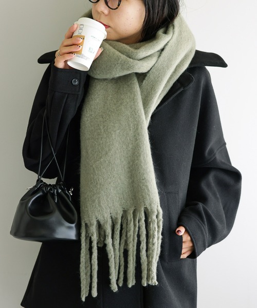 DISCOAT(ディスコート)の「【WEB限定】フェイクウールマフラー(マフラー・レディース・ブラック/ブラウン/カーキ/ブルー/アイボリー/ミント/モカ/ピンクベージュ/ライトベージュ/チャコールグレー/オレンジ/ライトグレー/グリーン/レッド/イエロー・FREE)」の8枚目の写真