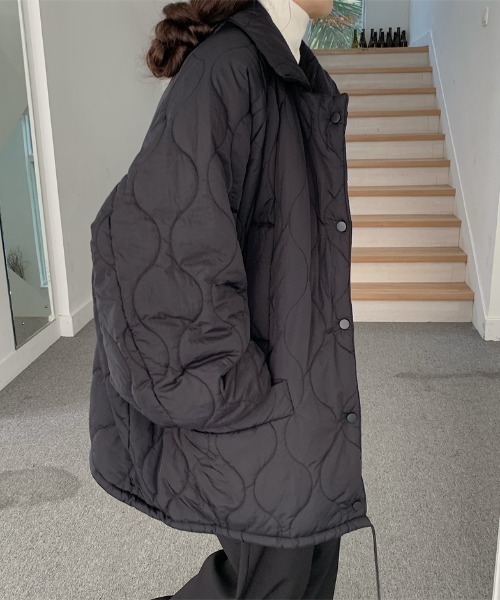 MANGROVE(マングローブ)の「裾ドロストキルティングオーバージャケット(ブルゾン・レディース・アイボリー/ブラック・FREE)」の5枚目の写真