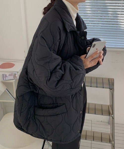 MANGROVE(マングローブ)の「裾ドロストキルティングオーバージャケット(ブルゾン・レディース・アイボリー/ブラック・FREE)」の14枚目の写真