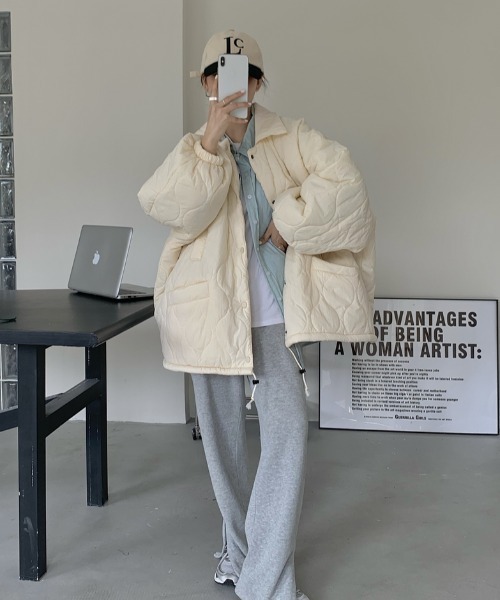 MANGROVE(マングローブ)の「裾ドロストキルティングオーバージャケット(ブルゾン・レディース・アイボリー/ブラック・FREE)」の6枚目の写真