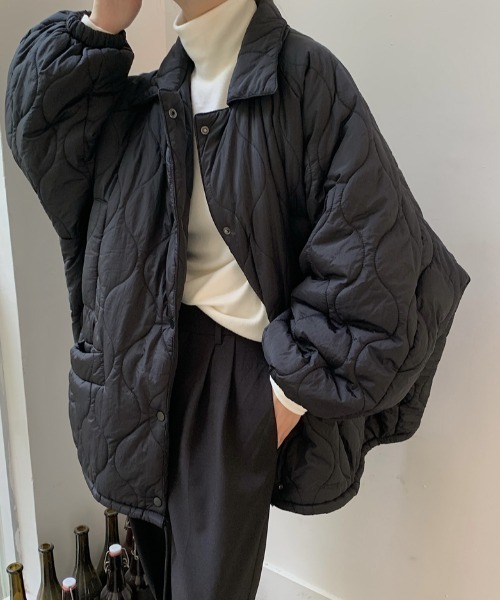 MANGROVE(マングローブ)の「裾ドロストキルティングオーバージャケット(ブルゾン・レディース・アイボリー/ブラック・FREE)」の18枚目の写真