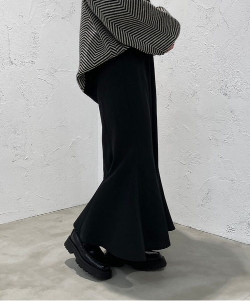 apres jour mignon(アプレジュールミニョン)の「スリット入りマーメイドスカート【ZOZOTOWN限定アイテム】(スカート・レディース・ブラック/ブラック系その他・SMALL/X-LARGE/MEDIUM)」の10枚目の写真