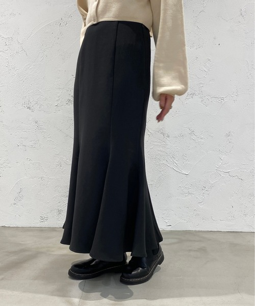 apres jour mignon(アプレジュールミニョン)の「スリット入りマーメイドスカート【ZOZOTOWN限定アイテム】(スカート・レディース・ブラック/ブラック系その他・SMALL/X-LARGE/MEDIUM)」の17枚目の写真