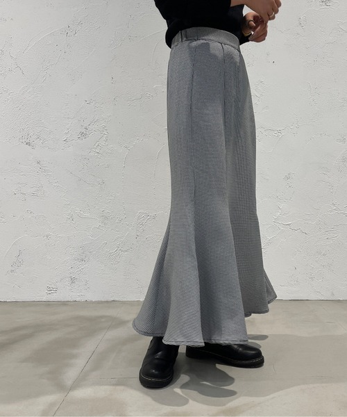 apres jour mignon（アプレジュールミニョン）の「スリット入り