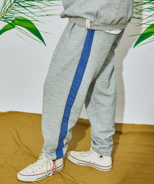 AlexanderLeeChang(アレキサンダーリーチャン)の「AlexanderLeeChang アレキサンダーリーチャン / BIG TWILL PANTS セットアップサイドラインビッグツイルパンツ / AC042204(その他パンツ・メンズ・グリーン/グレー/チャコール・2/3)」の2枚目の写真