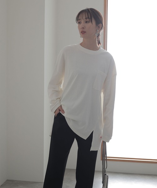 ElegChic(エレグシック)の「サイド スリット ポケットTシャツ 長袖 (Tシャツ/カットソー・レディース・ブラック/オフホワイト/グレイッシュベージュ・4L/XXL/L)」の2枚目の写真