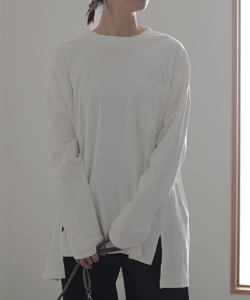 ElegChic(エレグシック)の「サイド スリット ポケットTシャツ 長袖 (Tシャツ/カットソー・レディース・ブラック/オフホワイト/グレイッシュベージュ・4L/XXL/L)」の8枚目の写真