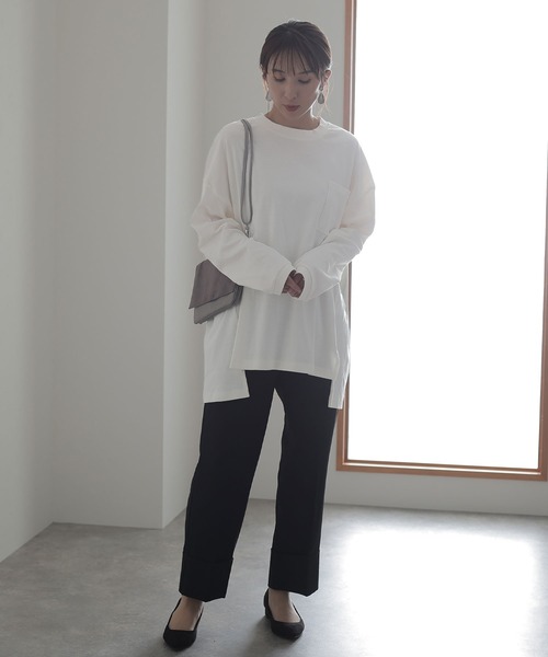 ElegChic(エレグシック)の「サイド スリット ポケットTシャツ 長袖 (Tシャツ/カットソー・レディース・ブラック/オフホワイト/グレイッシュベージュ・4L/XXL/L)」の11枚目の写真
