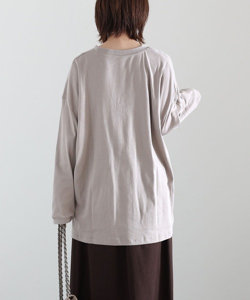ElegChic(エレグシック)の「サイド スリット ポケットTシャツ 長袖 (Tシャツ/カットソー・レディース・ブラック/オフホワイト/グレイッシュベージュ・4L/XXL/L)」の14枚目の写真