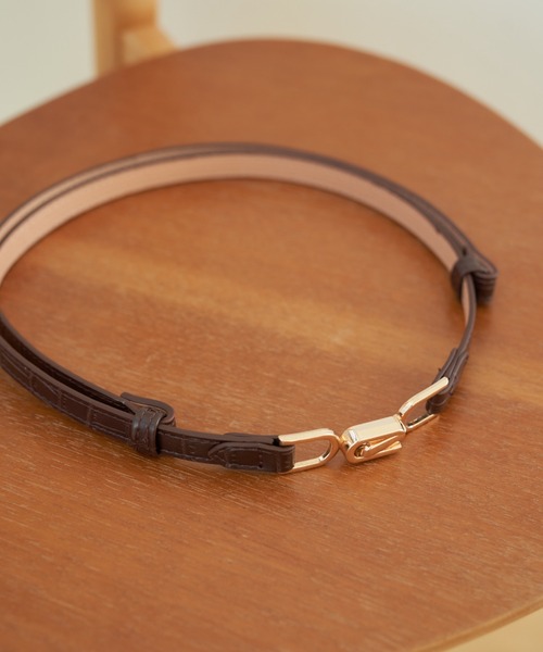 earth music&ecology（アースミュージックアンドエコロジー）の「型押しフックベルト＊（ベルト・レディース・ブラック/ダークブラウン/ピンクベージュ・FREE）」の2枚目の写真