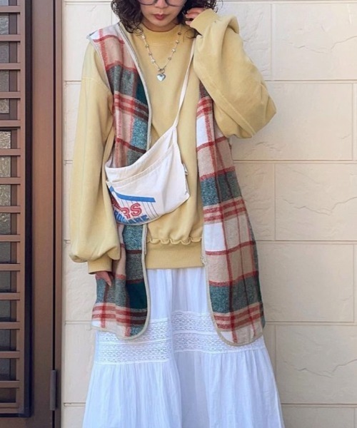 DuKKah（デュカ）の「Dukkah/【低身長向け】オーバーサイズスウェット（スウェット・レディース・サックスブルー/イエロー/グリーン/オートミール/スミクロ・X-SMALL）」の10枚目の写真