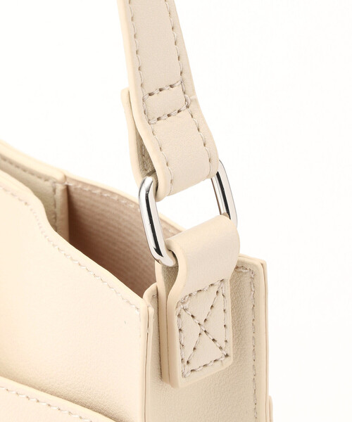 Purple&Yellow（パープルアンドイエロー）の「フェイクレザーミニショルダーバッグ（ショルダーバッグ・メンズ・ライトグリーン/アイボリー/ブラック/グレイッシュベージュ・FREE）」の13枚目の写真