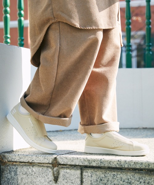le coq sportif(ルコックスポルティフ)の「LA ローラン SL OM / LA ROLAND SL OM ユニセックス シューズ スニーカー 靴 ルコック ローラン スポーツウェア(スニーカー・メンズ・ベージュ・28.0cm/23.0cm/26.0cm/25.5cm/23.5cm/24.0cm/22.5cm/27.0cm/26.5cm/24.5cm/27.5cm/25.0cm)」の10枚目の写真