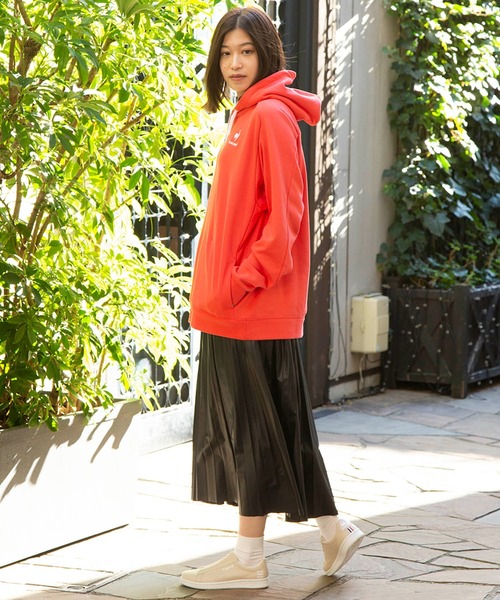 le coq sportif(ルコックスポルティフ)の「LA ローラン SL OM / LA ROLAND SL OM ユニセックス シューズ スニーカー 靴 ルコック ローラン スポーツウェア(スニーカー・メンズ・ベージュ・28.0cm/23.0cm/26.0cm/25.5cm/23.5cm/24.0cm/22.5cm/27.0cm/26.5cm/24.5cm/27.5cm/25.0cm)」の4枚目の写真