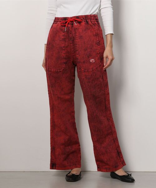 DIESEL(ディーゼル)の「レディース スウェットパンツ ジョグジーンズ トラックデニム(その他パンツ・レディース・レッド/サンドベージュ・SMALL/MEDIUM/X-SMALL/XX-SMALL)」の3枚目の写真