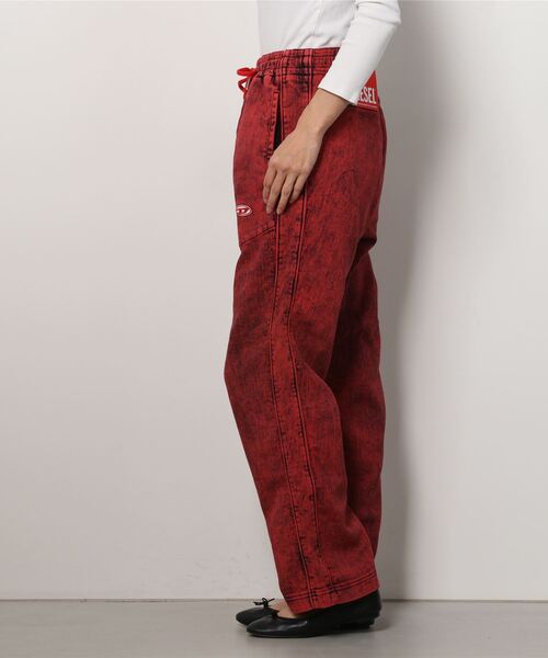 DIESEL(ディーゼル)の「レディース スウェットパンツ ジョグジーンズ トラックデニム(その他パンツ・レディース・レッド/サンドベージュ・SMALL/MEDIUM/X-SMALL/XX-SMALL)」の5枚目の写真