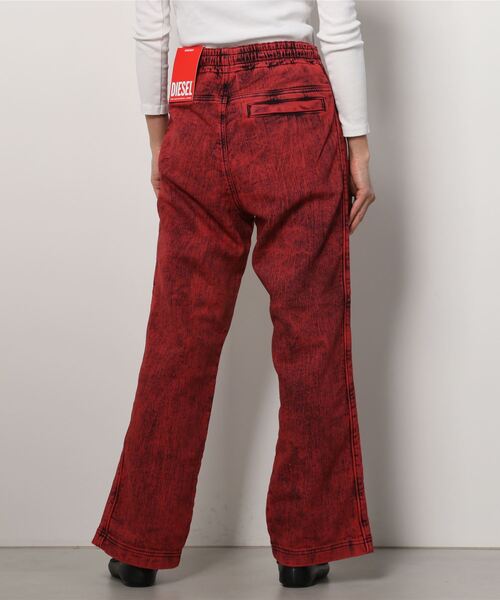 DIESEL(ディーゼル)の「レディース スウェットパンツ ジョグジーンズ トラックデニム(その他パンツ・レディース・レッド/サンドベージュ・SMALL/MEDIUM/X-SMALL/XX-SMALL)」の4枚目の写真