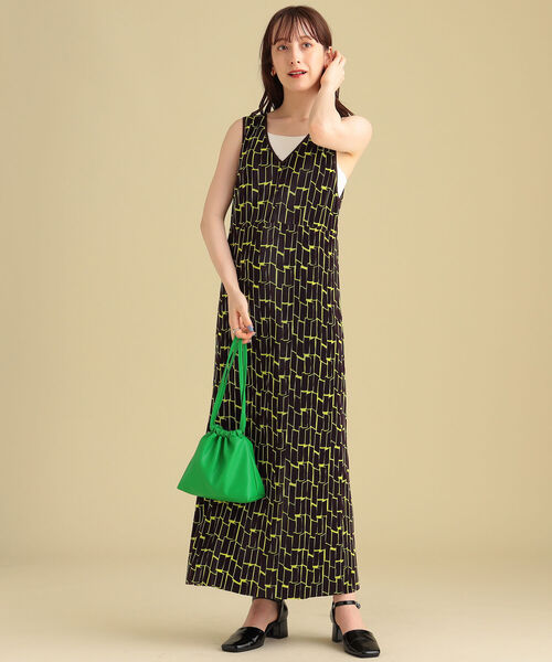 Ray BEAMS（レイビームス）の「Ray BEAMS / プリーツ プリント Vネック ワンピース（ワンピース・レディース・ブラウン/オフホワイト・ONE SIZE）」の10枚目の写真