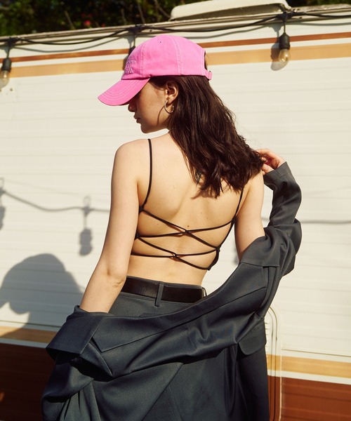 BLONDEY(ブロンディ)の「バッククロスカップ付きキャミソール(キャミソール・レディース・ホワイト/ブラック・FREE)」の11枚目の写真