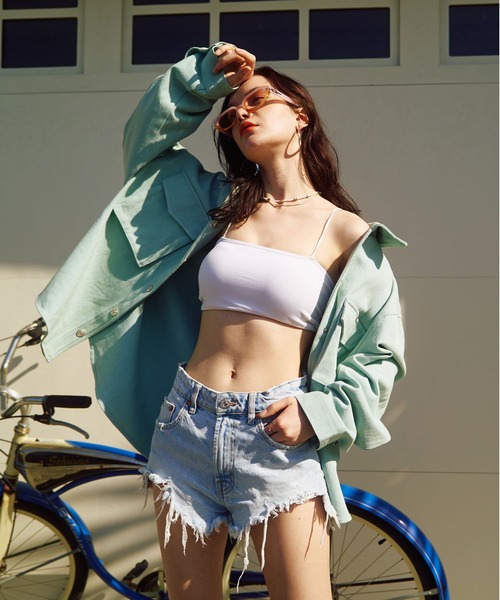 BLONDEY(ブロンディ)の「バッククロスカップ付きキャミソール(キャミソール・レディース・ホワイト/ブラック・FREE)」の3枚目の写真