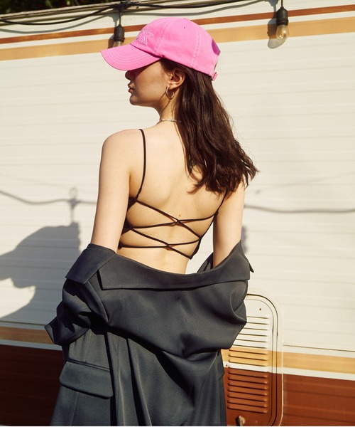 BLONDEY(ブロンディ)の「バッククロスカップ付きキャミソール(キャミソール・レディース・ホワイト/ブラック・FREE)」の17枚目の写真