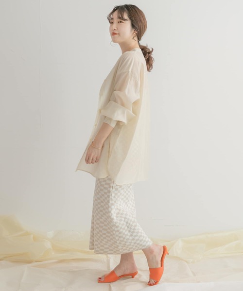 ITEMS URBANRESEARCH（アイテムズ アーバンリサーチ）の「シアーバンドカラーブラウス（シャツ/ブラウス・レディース・ブラック/ブルー/オフホワイト/オレンジ・FREE）」の20枚目の写真