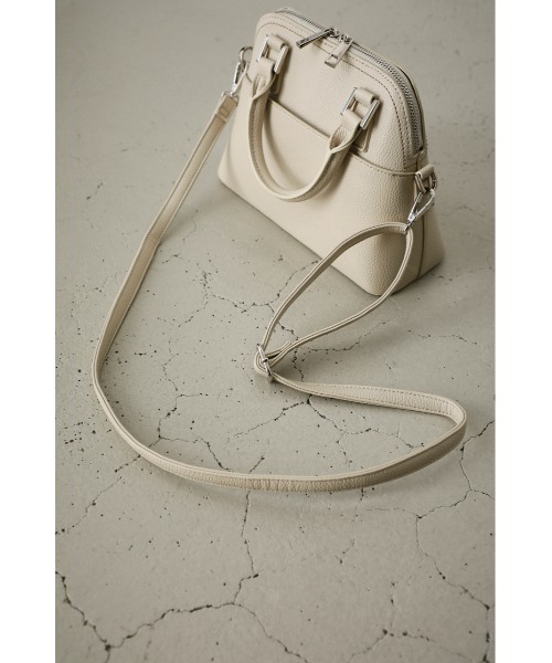 AZUL by moussy（アズールバイマウジー）の「DOUBLE ZIPPER HAND BAG/ダブルジッパーハンドバッグ（ショルダーバッグ・レディース・ベージュ/グレー/アイボリー/ブラック/グリーン/ブルー・FREE）」の7枚目の写真