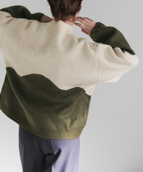 select MOCA（セレクトモカ）の「ツートンボリュームスリーブニット