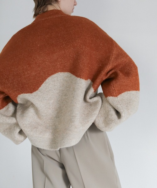 select MOCA（セレクトモカ）の「ツートンボリュームスリーブニット