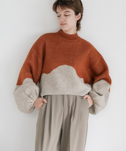 select MOCA（セレクトモカ）の「ツートンボリュームスリーブニット