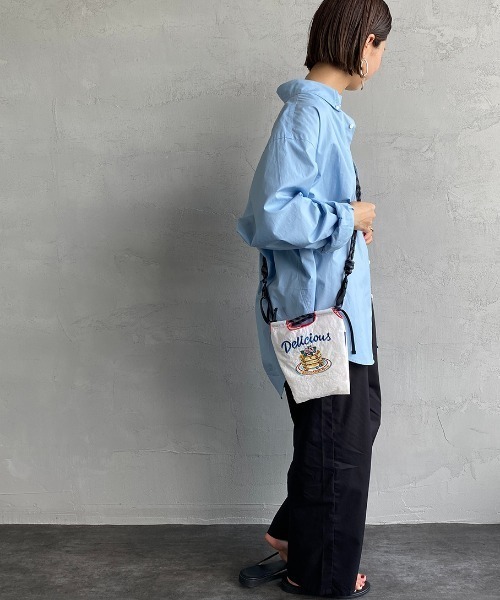 Ball&Chain（ボールアンドチェーン）の「[BALL&CHAIN/ボールアンドチェーン] DELICIOUS 刺繍デザインナイロンバッグ スモールサイズ（ショルダーバッグ・レディース・ホワイト・ONE SIZE）」の19枚目の写真