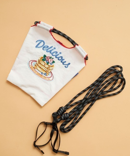 Ball&Chain（ボールアンドチェーン）の「[BALL&CHAIN/ボールアンドチェーン] DELICIOUS 刺繍デザインナイロンバッグ スモールサイズ（ショルダーバッグ・レディース・ホワイト・ONE SIZE）」の7枚目の写真