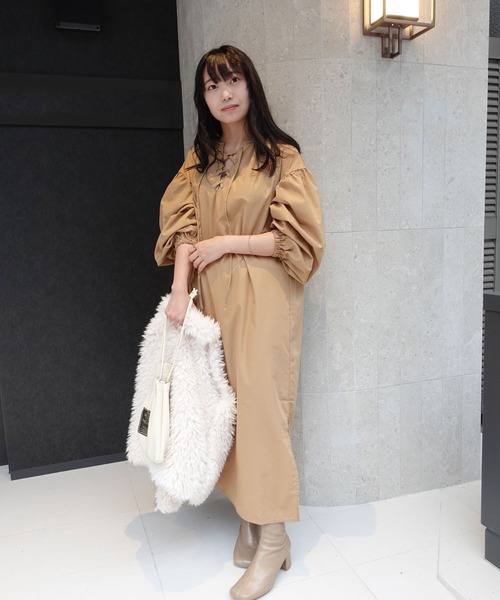 CORNERS(コーナーズ)の「ボリューム袖スピンドルカフタンワンピース(ワンピース・レディース・ブラック/ブラウン/アイボリー系/オレンジ/ベージュ・L/M)」の17枚目の写真