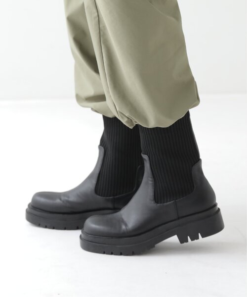 RAY CASSIN（レイカズン）の「M/L展開 ソックスショートブーツ（ブーツ・レディース・ブラック/カーキ・MEDIUM/LARGE）」の21枚目の写真