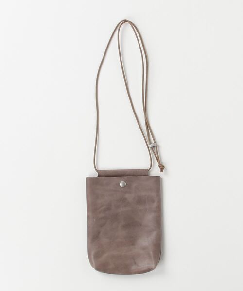 Creed（クリード）の「【creed/クリード】MOSTRO (モストロ)　ネックポーチ（ショルダーバッグ・レディース・キャメル/グリーン/ブラック/ワイン/ブルー/グレー・FREE）」の3枚目の写真