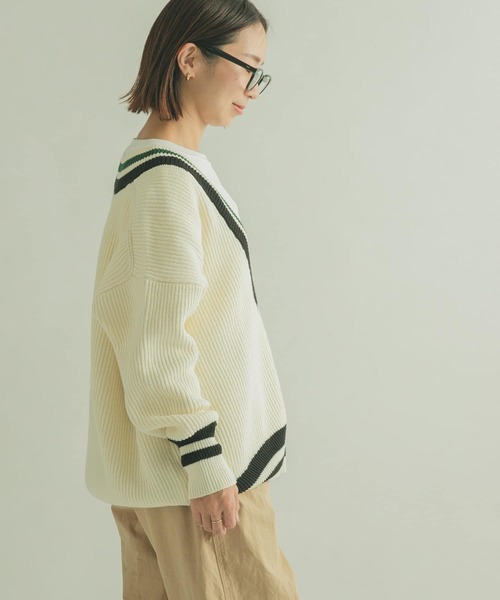 FORK&SPOON（フォークアンドスプーン）の「FORK&SPOON　チルデンVネックニット（ニット/セーター・レディース・アイボリー/ネイビー・1）」の6枚目の写真