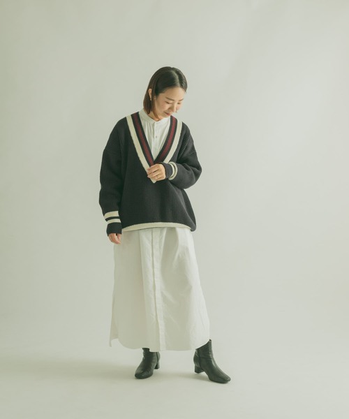 FORK&SPOON（フォークアンドスプーン）の「FORK&SPOON　チルデンVネックニット（ニット/セーター・レディース・アイボリー/ネイビー・1）」の13枚目の写真