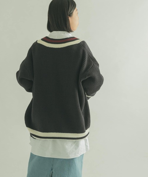 FORK&SPOON（フォークアンドスプーン）の「FORK&SPOON　チルデンVネックニット（ニット/セーター・レディース・アイボリー/ネイビー・1）」の22枚目の写真