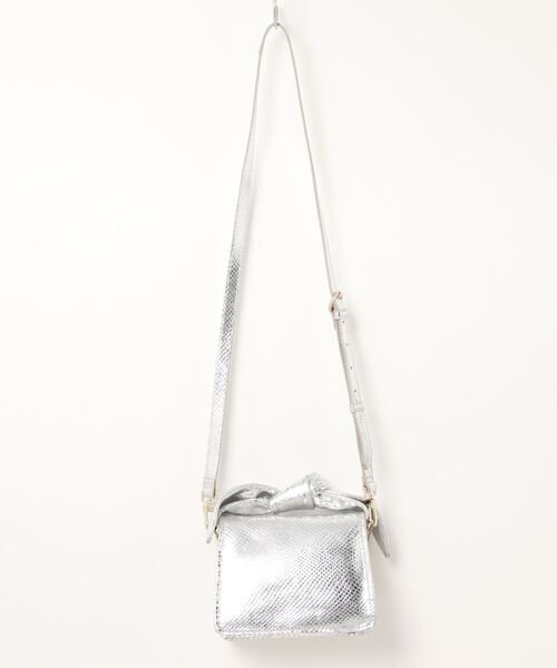Ted Baker(テッドベーカー)の「NYATI ソフトレザー リボン ミニ クロスボディバッグ(シルバー)(ショルダーバッグ・レディース・シルバー・O/S)」の3枚目の写真