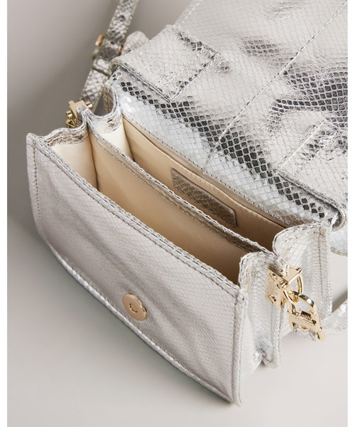 Ted Baker(テッドベーカー)の「NYATI ソフトレザー リボン ミニ クロスボディバッグ(シルバー)(ショルダーバッグ・レディース・シルバー・O/S)」の7枚目の写真