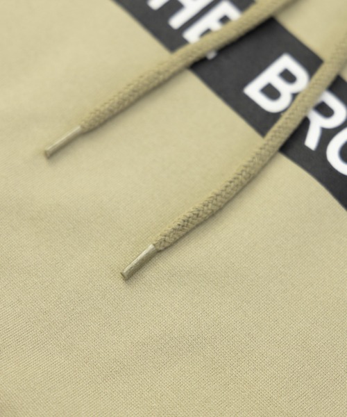 SKKONE（スコーネ）の「ボックスロゴプリント 裏起毛 スウェット プルパーカー（パーカー・メンズ・ブラック/オートミール/ベージュ・LL/L/M）」の6枚目の写真