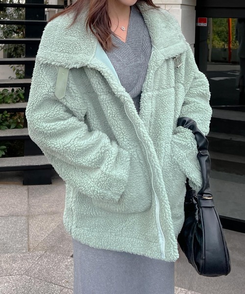 Lamoa（ラモア）の「Lamoa/ビックシルエット ボア ジャケット コート（ムートンコート・レディース・アイボリー/ライトグリーン/ブルー/ピンク・FREE）」の14枚目の写真