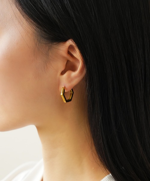 IAMUSE(アイアミューズ)の「金属アレルギー対応 ヘキサゴンフープピアス S0870【IAMUSE】(ピアス(両耳用)・レディース・シルバー/ゴールド・FREE)」の4枚目の写真