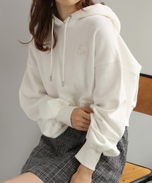 one after another NICE CLAUP | カレッジスタイルにおすすめ。NCロゴ刺繍ショートパーカー(パーカー)