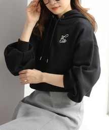 one after another NICE CLAUP | カレッジスタイルにおすすめ。NCロゴ刺繍ショートパーカー(パーカー)