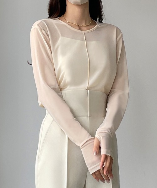 Louere（ルエレ）の「シアーフィンガーホールトップス（Tシャツ/カットソー・レディース・クリーム/ブラック/ベージュ・SMALL/MEDIUM/LARGE）」の3枚目の写真