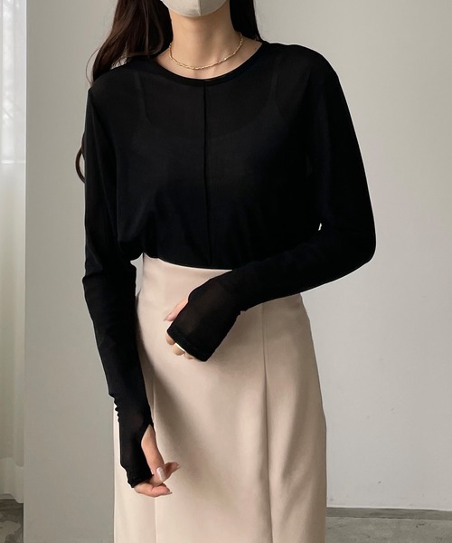 Louere（ルエレ）の「シアーフィンガーホールトップス（Tシャツ/カットソー・レディース・クリーム/ブラック/ベージュ・SMALL/MEDIUM/LARGE）」の4枚目の写真