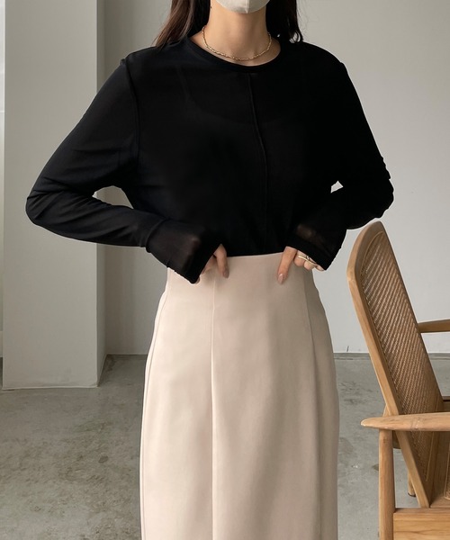 Louere（ルエレ）の「シアーフィンガーホールトップス（Tシャツ/カットソー・レディース・クリーム/ブラック/ベージュ・SMALL/MEDIUM/LARGE）」の6枚目の写真