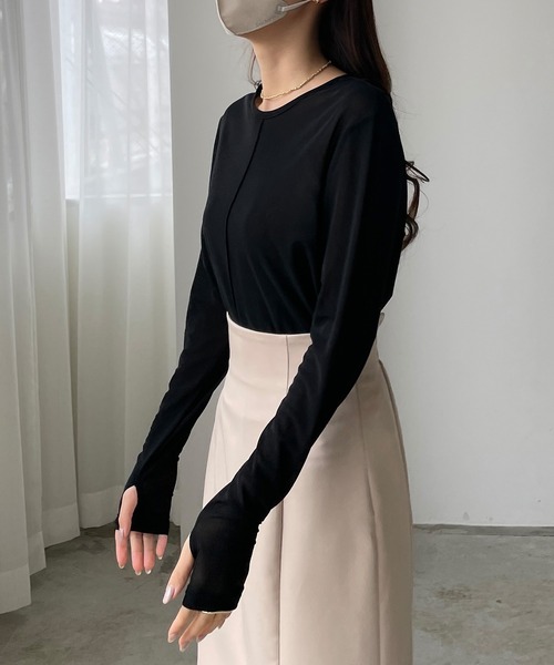 Louere（ルエレ）の「シアーフィンガーホールトップス（Tシャツ/カットソー・レディース・クリーム/ブラック/ベージュ・SMALL/MEDIUM/LARGE）」の7枚目の写真